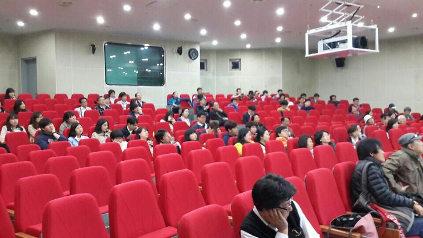 6.15공동위 해외측 인사 재미동포 신은미 선생 광주지역 초청강연회 '내가 본 북한은' 사진